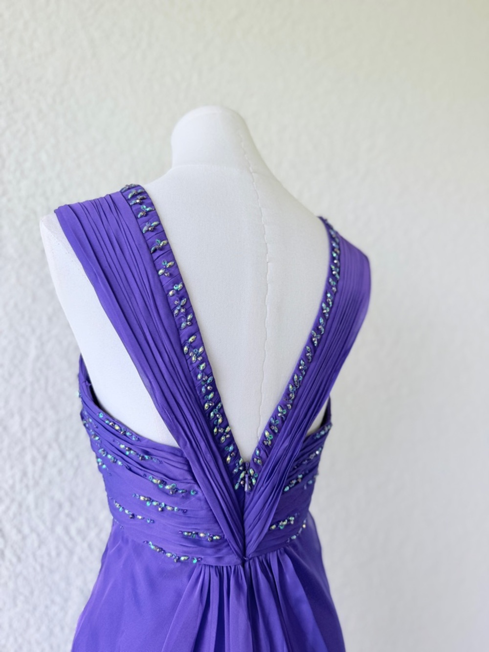 Formal gown - Picture 5 of 8